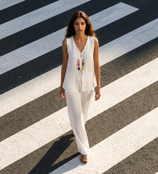 Lightweight set with neckless
